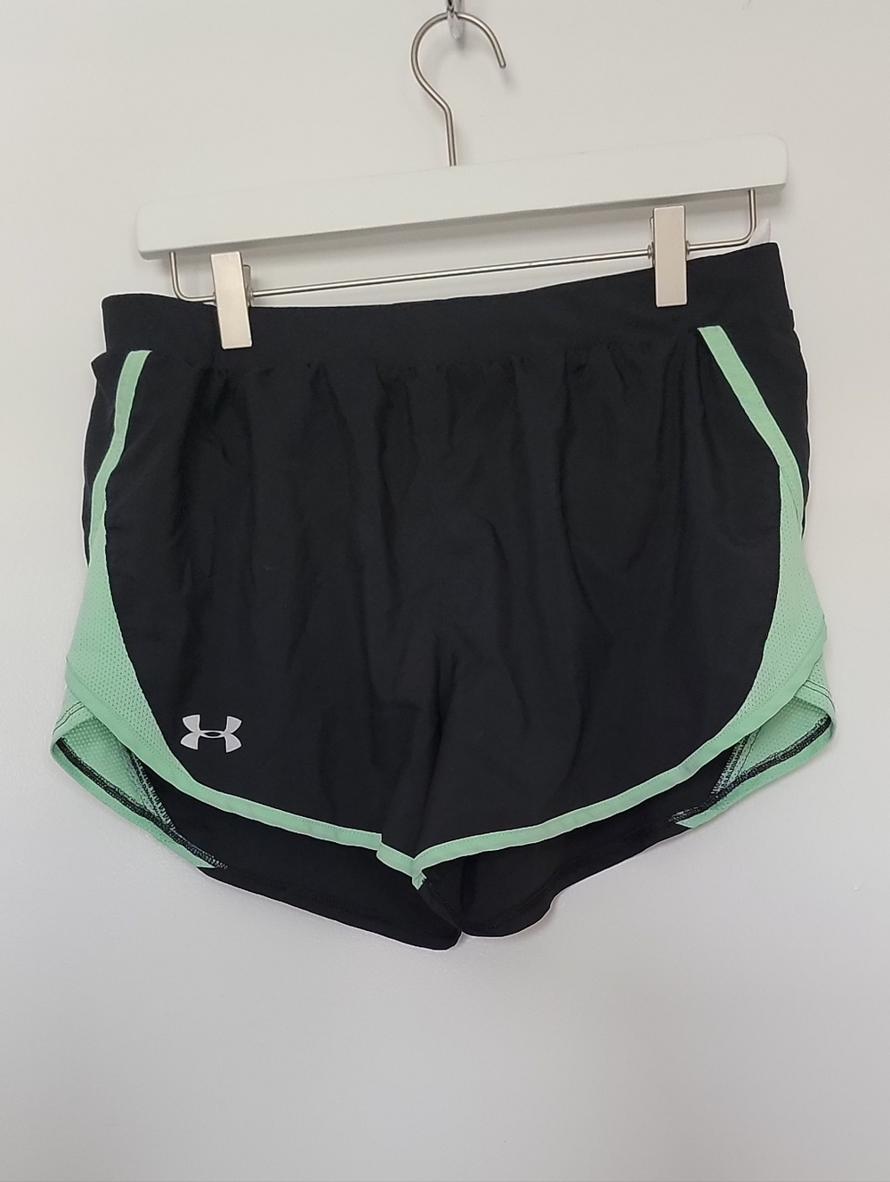 Under Armour Women's Fly By 2.0 Running Shorts Size Medium